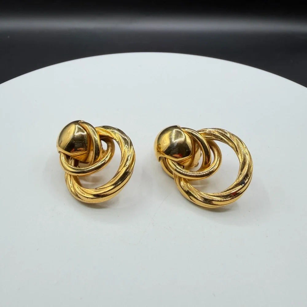 Gold Tone Chunky Interlocking Door Knocker Clip On Earrings Statement Jewelry